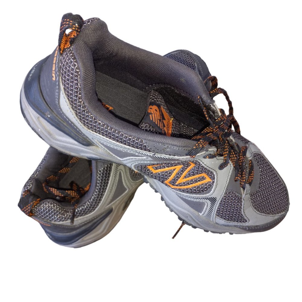 New Balance shoes size 8.5 in women and 7 men never worn
